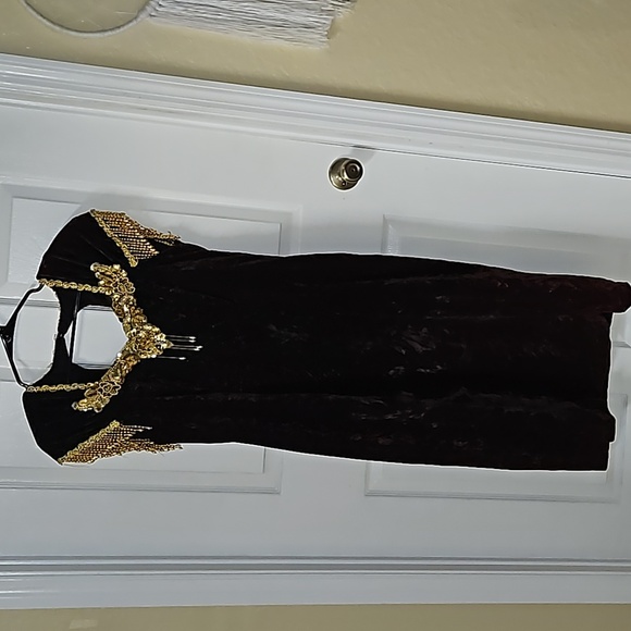 Maxima Dresses & Skirts - Maxima 100% Velvet Chocolate Gypsy Costume Gown Gold Sequins Beads Size Large 8